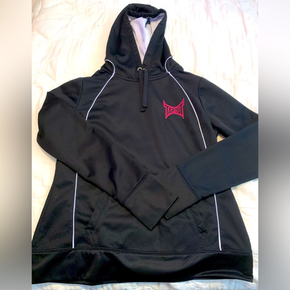 Tapout Pullover Hoodie Women’s Size Large Black And Pink Logo